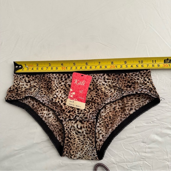 Kali and Wins animal print nylon & spandex panties - Picture 14 of 16